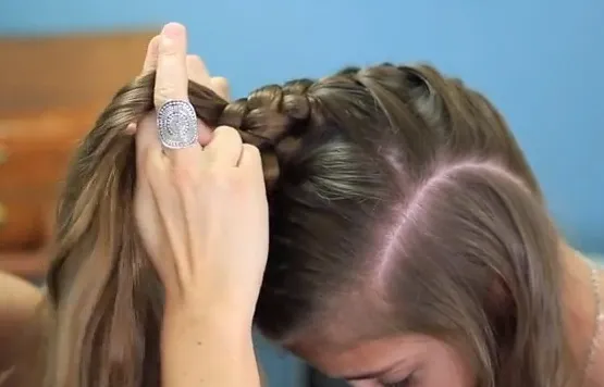 Mô tả cụ thể nội dung hình bằng tiếng Việt, tối đa 125 ký tự