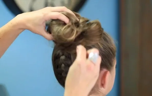 Mô tả cụ thể nội dung hình bằng tiếng Việt, tối đa 125 ký tự