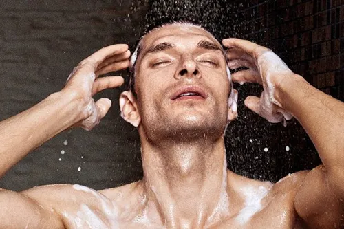 Chăm sóc tóc nam hiệu quả với sản phẩm dưỡng ẩm chuyên biệt