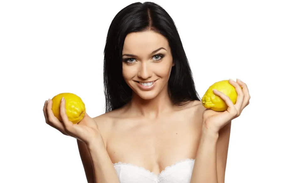 Hỗn hợp chanh và nước cốt dừa giúp làm tóc xoăn duỗi nhanh tại nhà