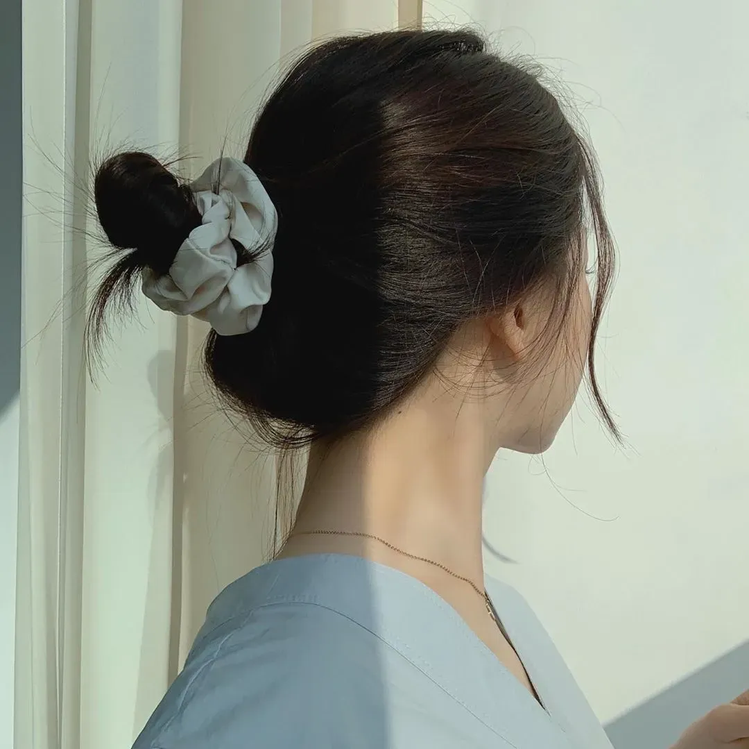 Phụ kiện buộc tóc bằng vải cao cấp, giúp bảo vệ tóc khỏi gãy rụng