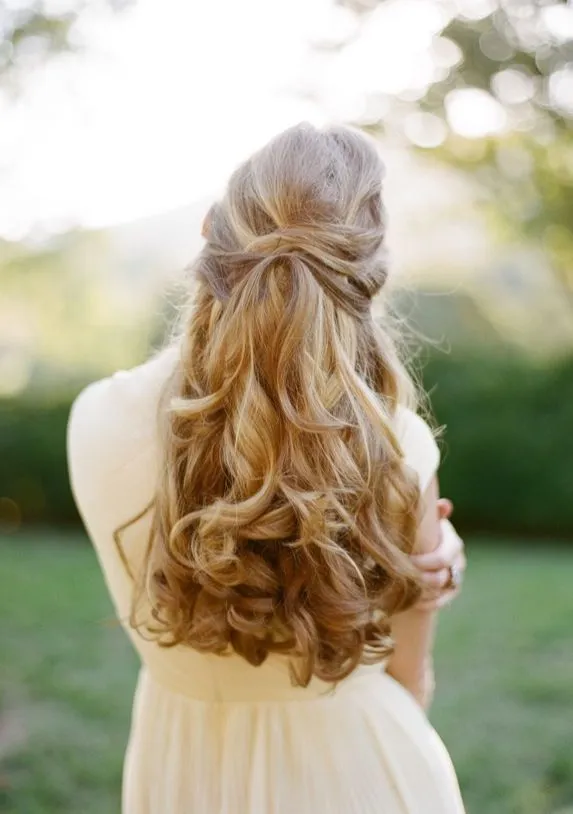 Quy trình dùng máy là tóc duỗi thẳng để uốn xoăn tóc tại nhà