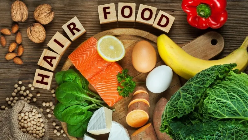 Chế độ dinh dưỡng cân bằng là nền tảng để tóc bé mọc nhanh và dày