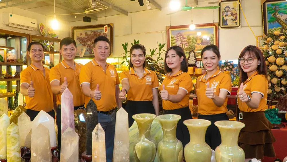 Hình ảnh một phòng trưng bày đá quý