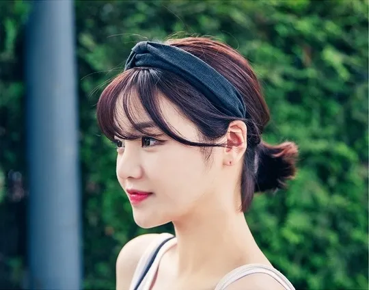 Bí quyết giữ nếp tóc ngang vai không bị vểnh khi ngủ.