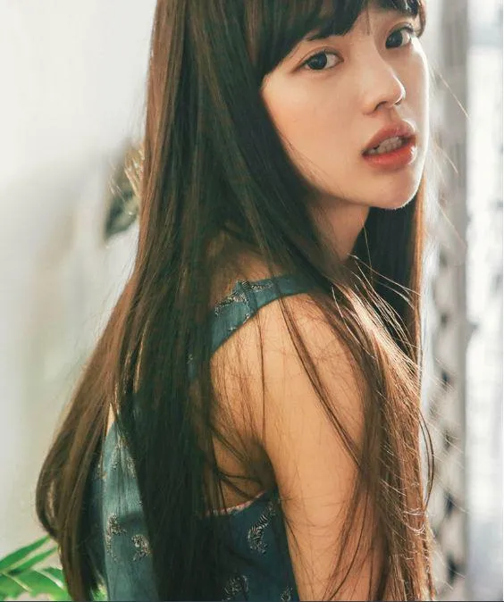 Khám phá các phương pháp làm tóc thẳng mượt tự nhiên tại nhà