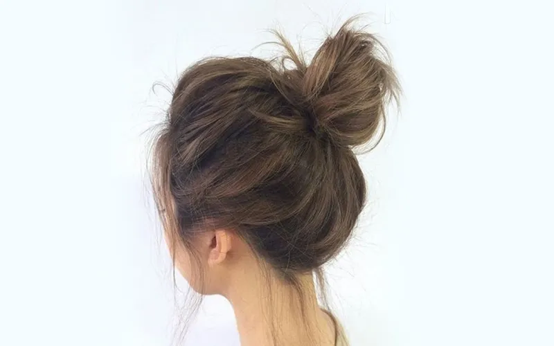 Hướng dẫn chi tiết cách làm búi tóc đẹp đơn giản cho học sinh, kiểu búi cao rối tự nhiên