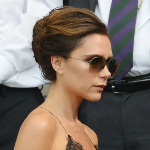 Cách búi tóc phồng cao kiểu Pháp mang đến cho nàng một phong cách mới lạ