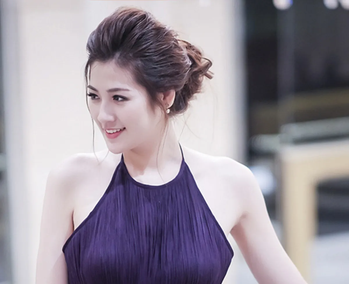 Búi tóc cao phồng đơn giản bằng dụng cụ độn