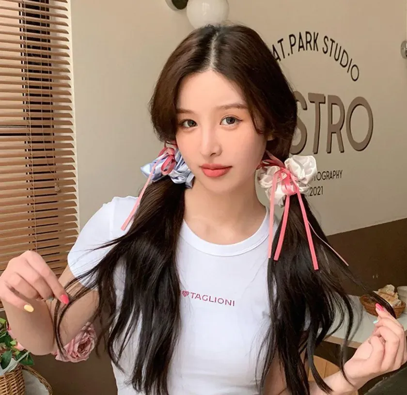 Buộc tóc mái với tóc xõa tự nhiên