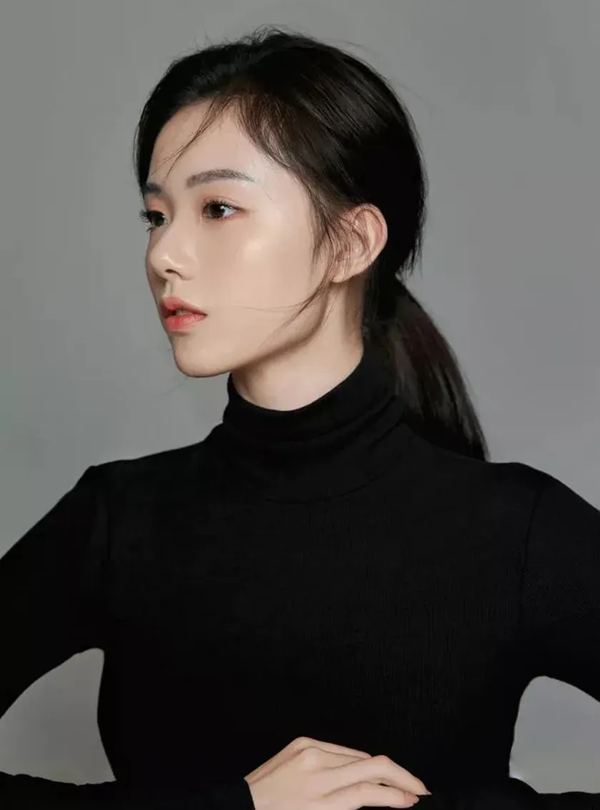 Sử dụng băng đô lụa cho tóc mái