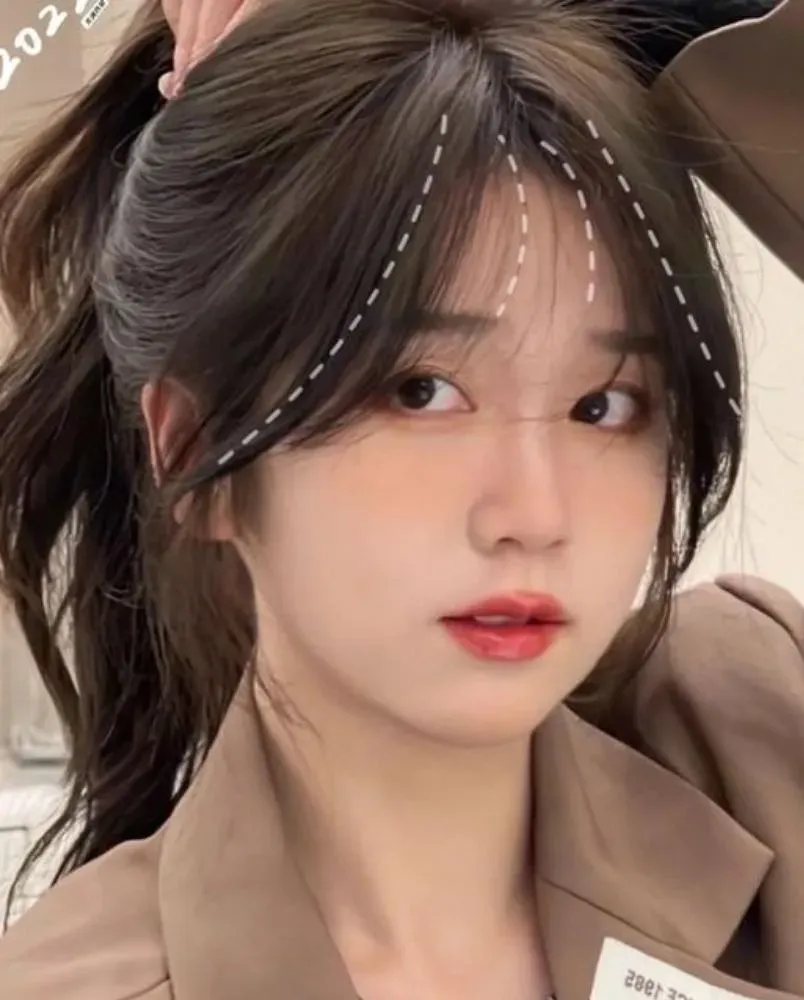 Kiểm tra đối xứng khi tự cắt tóc tại nhà