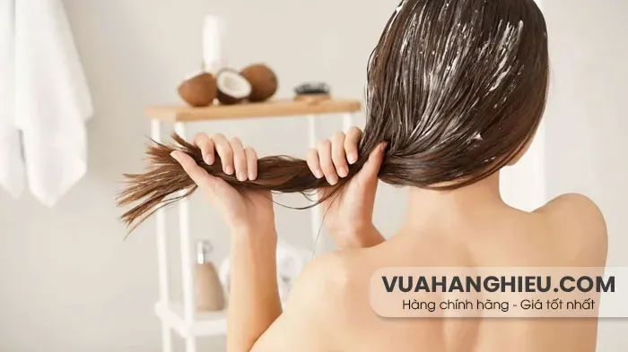 Dầu xả và mặt nạ dưỡng ẩm chuyên sâu là chìa khóa để duy trì tóc nối mềm mượt