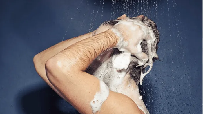 Quy trình gội đầu đúng cách giúp bảo vệ nang tóc và đẩy nhanh cách để tóc mái dài