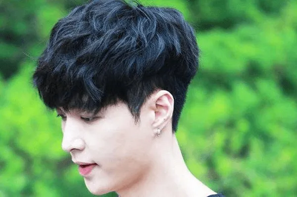 Hạn chế sử dụng hóa chất và nhiệt là bí quyết hiệu quả nhất trong cách để tóc mái dài