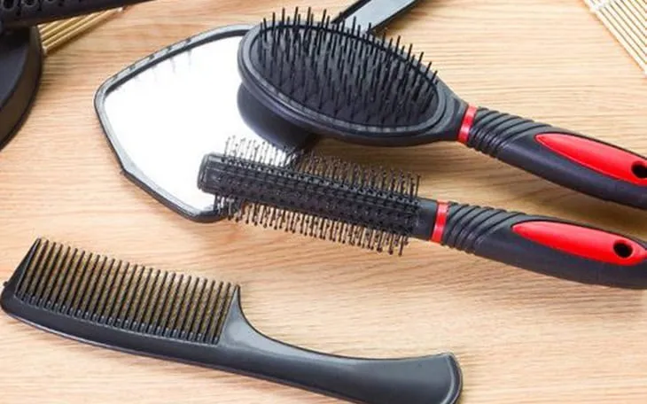 Sự chuẩn bị dụng cụ chăm sóc tóc là cần thiết