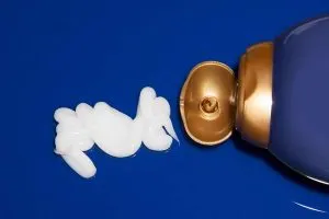 Kiểm tra độ đàn hồi của tóc để đánh giá mức độ hư tổn