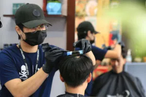 DÃ¹ng lÃ´ uá»‘n tÃ³c trÆ°á»›c khi ngá»§ cÅ©ng lÃ  cÃ¡ch giá»¯ náº¿p tÃ³c tá»‘t