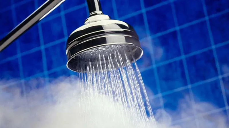 Sử dụng dầu xả sau khi gội để bổ sung độ ẩm cho tóc nam giới