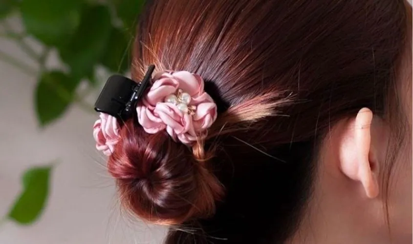 Kẹp tóc củ tỏi là cách kẹp tóc rất đơn giản và dễ thực hiện