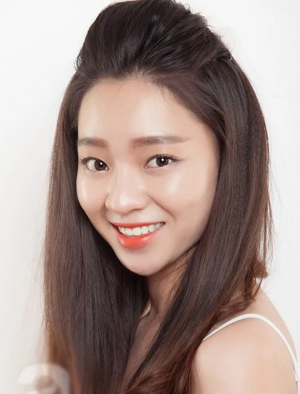 Kẹp tóc mái ngược cổ điển bằng kẹp tăm giấu nếp