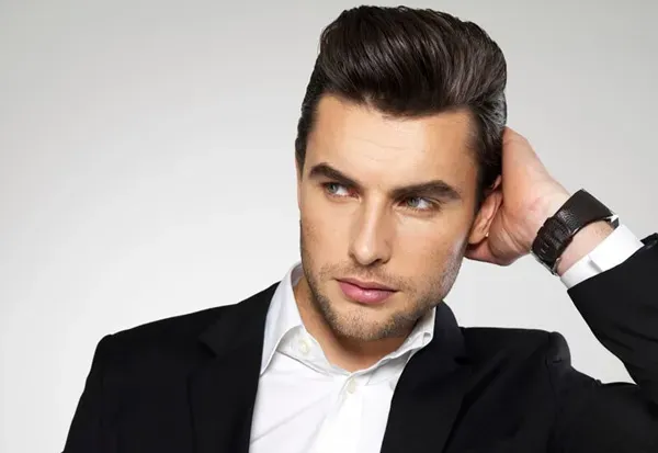 Hạn chế chải tóc là cách làm tóc cho nam giảm thiểu gãy rụng