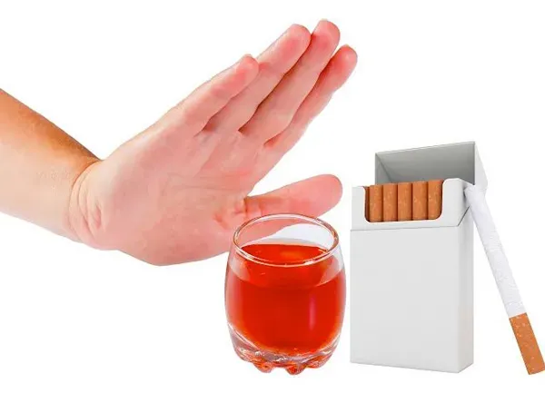 Hạn chế sử dụng chất kích thích là yếu tố quan trọng để làm tóc cho nam khỏe mạnh