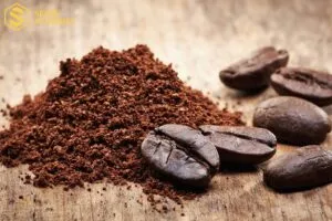 Dùng bã cà phê giúp tóc chắc khỏe, nhanh dài hơn nhờ khả năng ức chế hormone DHT