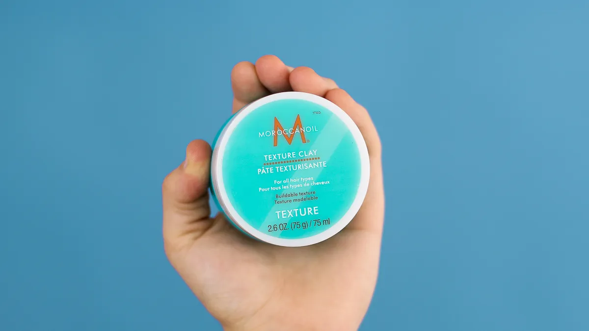Sáp vuốt tóc nam Moroccanoil 75ml giúp bạn dễ dàng định hình và giữ nếp tóc suốt cả ngày
