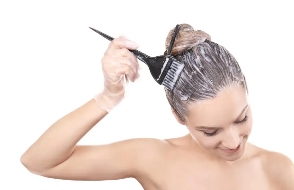 Quy trình các bước chi tiết trong cách nhuộm tóc tại nhà cho nữ giới