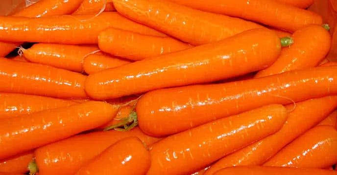 Cà rốt và mật ong giúp tạo màu hung đỏ tự nhiên cho tóc