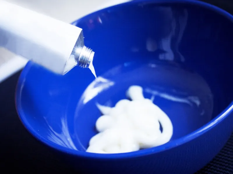 Pha trộn thuốc nhuộm tóc nam theo tỷ lệ chính xác