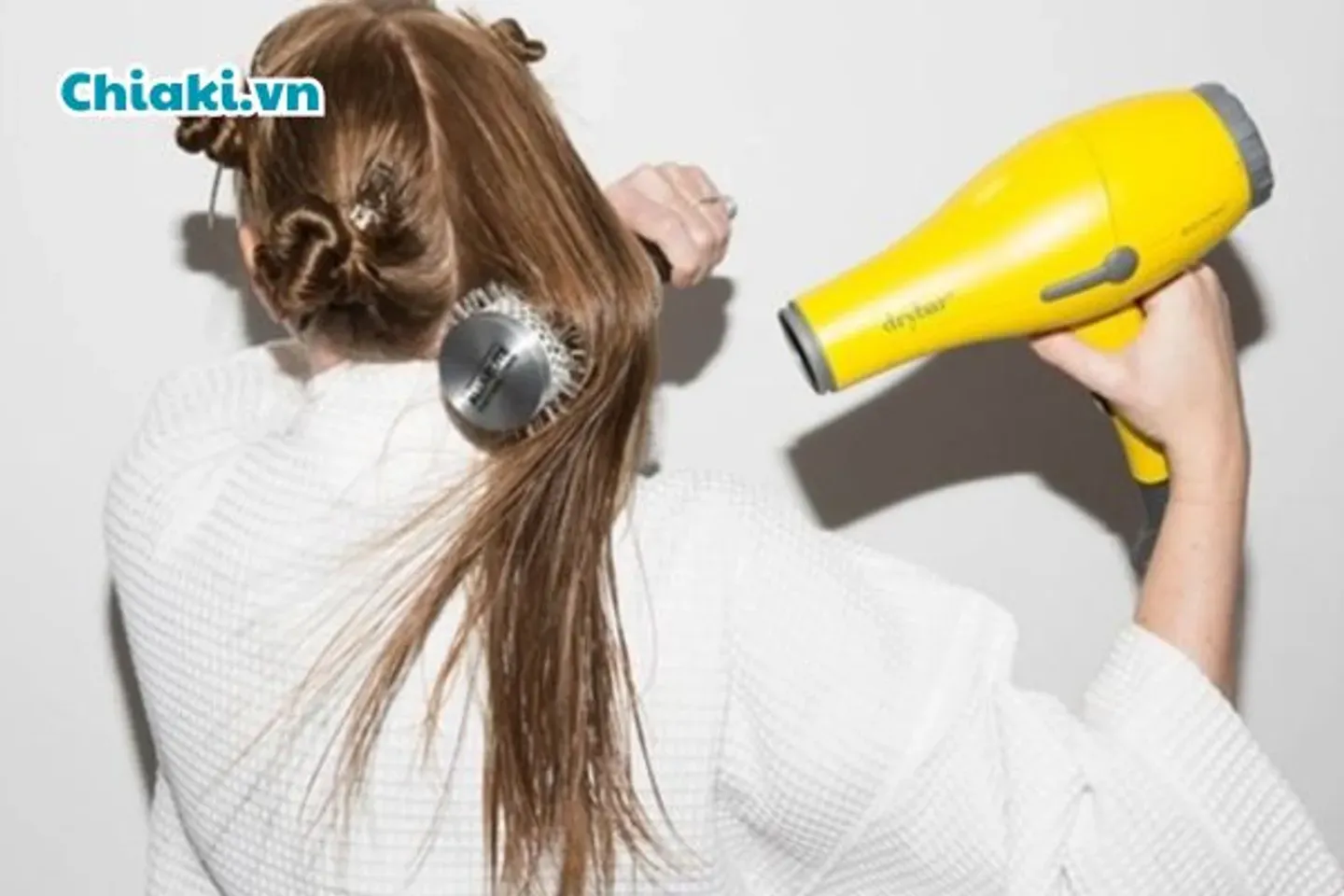 Mô tả cụ thể nội dung hình bằng tiếng Việt, tối đa 125 ký tự