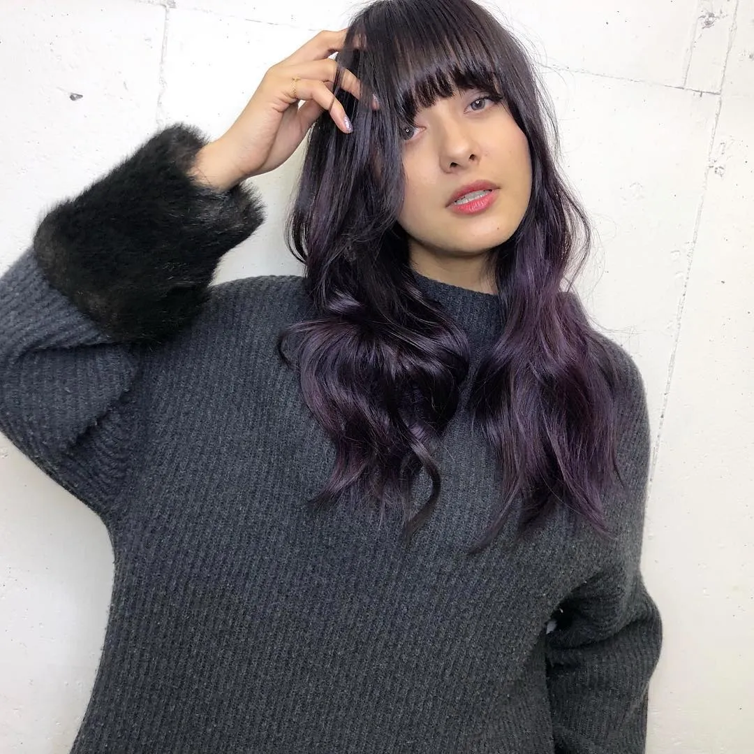 Lô uốn tóc bằng mút xốp được cuốn trên tóc, thích hợp để dùng qua đêm