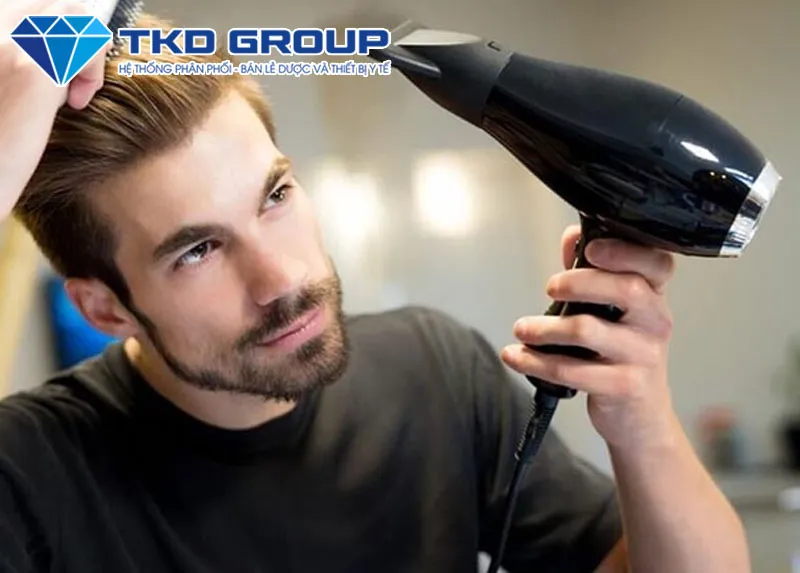 Kỹ thuật sấy tóc kết hợp pre-styling để tạo độ phồng