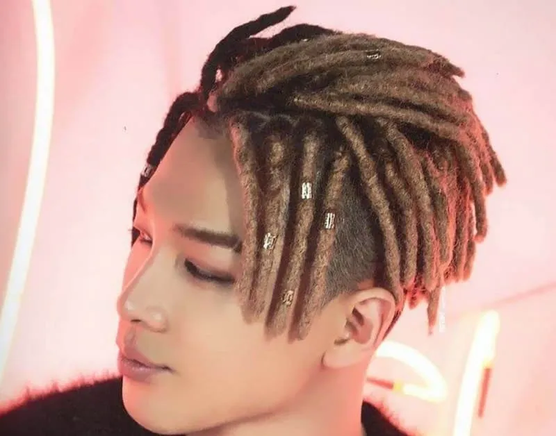 Kiểu tóc Dreadlock cá tính và mạnh mẽ thể hiện phong cách độc đáo