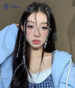 Hướng Dẫn Cách Tết Tóc Sợi Nhỏ Đan Xen Dây Ruy Băng