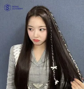 Cách tết tóc với dây ruy băng đơn giản nhưng cực kỳ cute