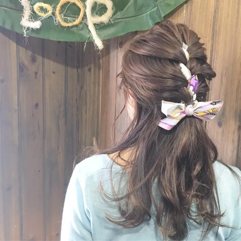 Cách Thắt Nơ Đơn Giản Cho Tóc Tết Duyên Dáng