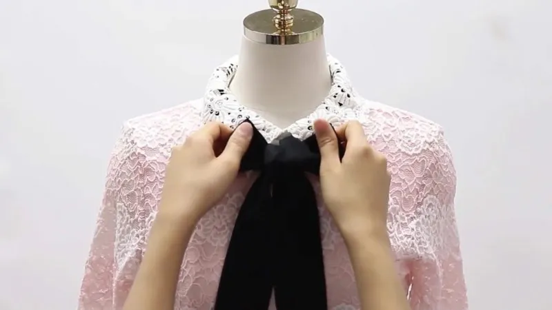 Thắt Nơ Hoàn Thiện Cho Áo Đồng Phục Nữ
