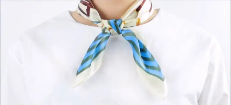 Nút Thắt Nơ Khăn Quàng Kiểu Pháp