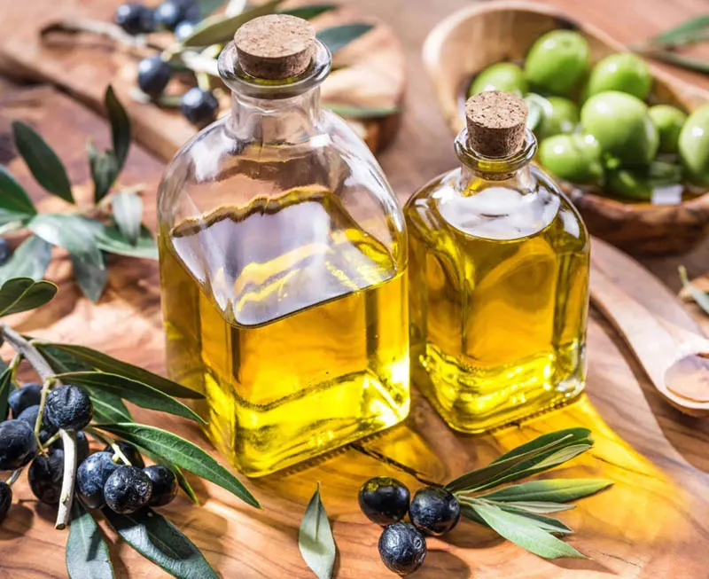 Kỹ thuật ủ tóc nóng bằng dầu oliu tại nhà