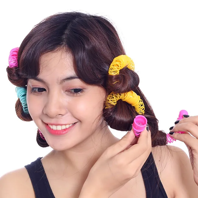 Lô tóc uốn cụp: Để tạo nên vẻ đẹp hoàn hảo cho bản thân, kiểu tóc chính là điều quan trọng nhất.