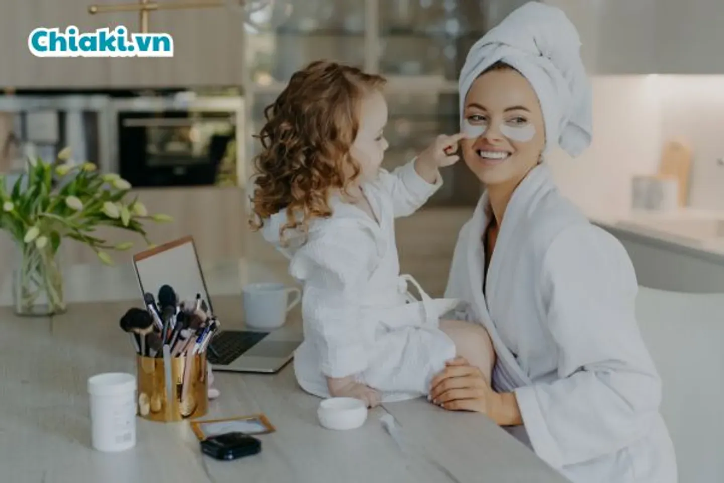 Cách làm tóc xoăn tại nhà bằng khăn tắm