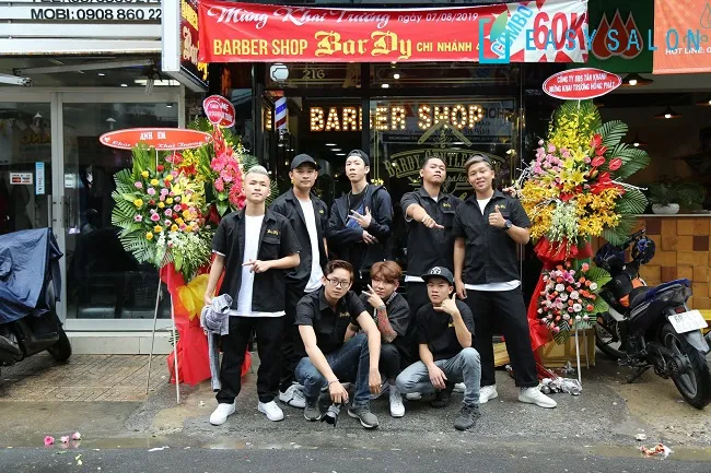 Quảng cáo khai trương cửa hàng tóc trên mạng xã hội