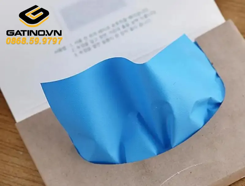 Mẹo xử lý tóc bết dầu với giấy thấm dầu