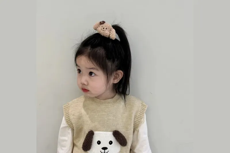 Tóc đuôi ngựa đơn giản cho bé