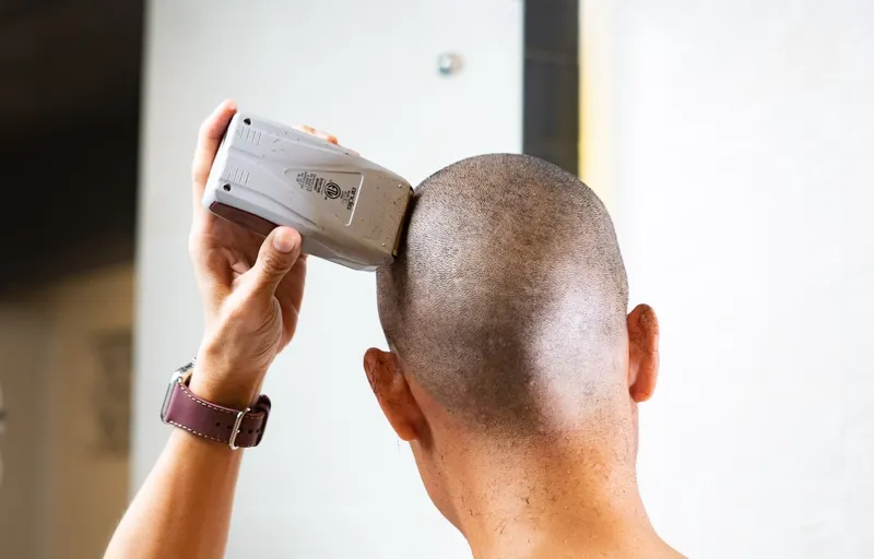 Nang tóc khỏe mạnh là chìa khóa của cách tóc mọc nhiều