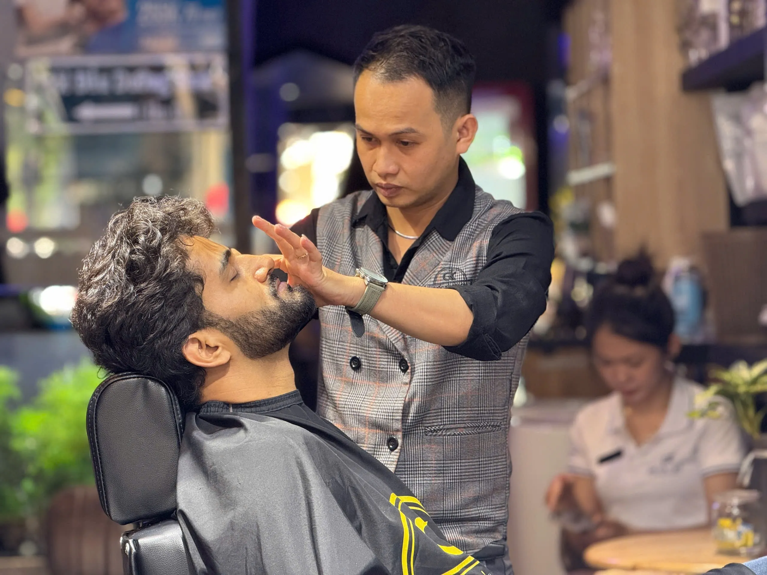 Cắt tóc nam Sài Gòn tại Salon Quốc Kỳ