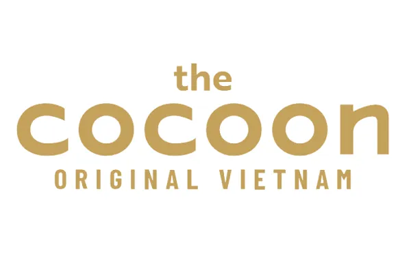 Logo thương hiệu mỹ phẩm thuần chay Cocoon với nền xanh lá và chữ trắng đơn giản